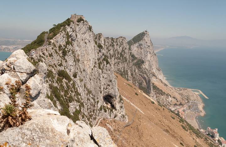 The rocky ridge of the Upper Rock with the sea on both sides.